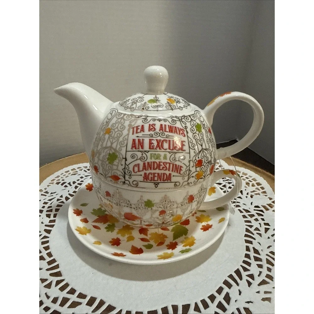 Illumicrate Chain of Gold Tea For One Teapot Cup Saucer Cassandra Clare Set